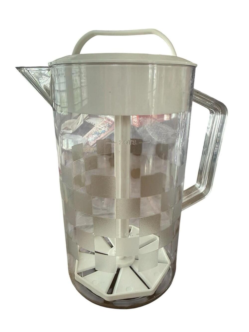 Pampered Chef Quik Stir 2 Qt Pitcher